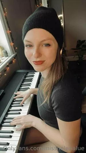 misshelenalue / heli_lue nude photo #0004