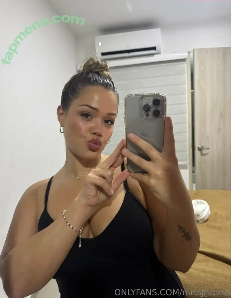 missjtuckss nude photo #0031 (missjtuckss)
