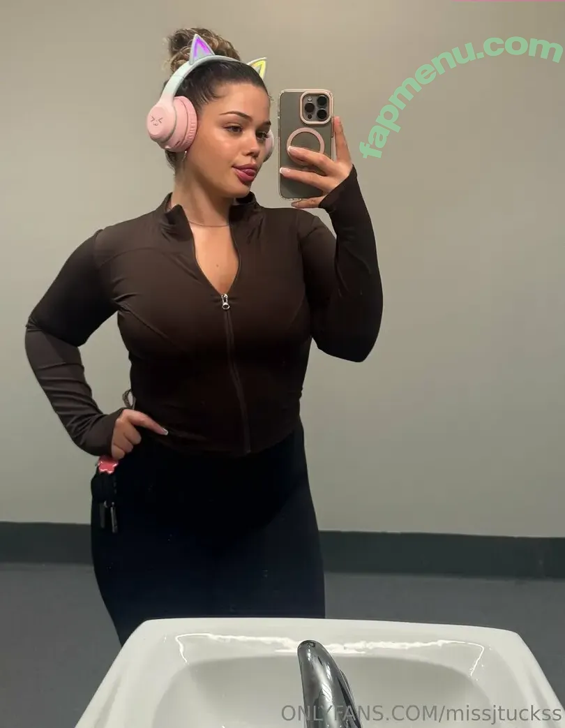 missjtuckss nude photo #0115 (missjtuckss)