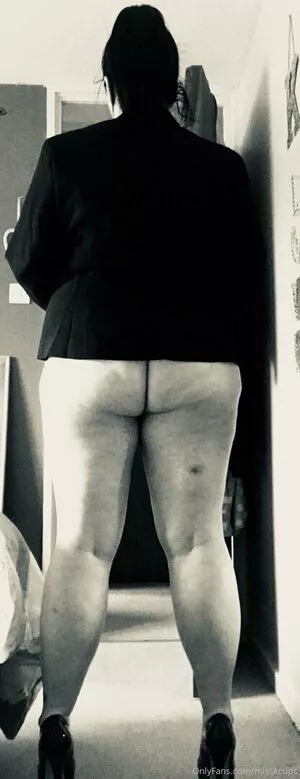 misskcups / misskofficial nude photo #0007