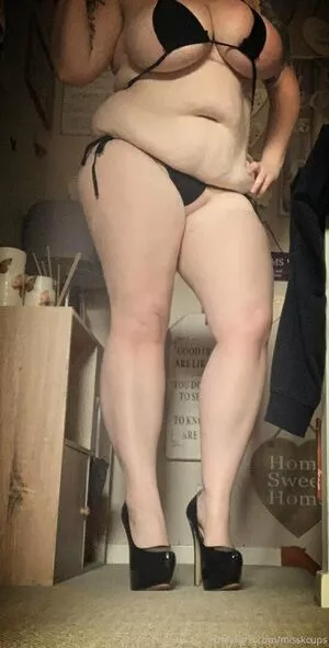 misskcups / misskofficial nude photo #0027