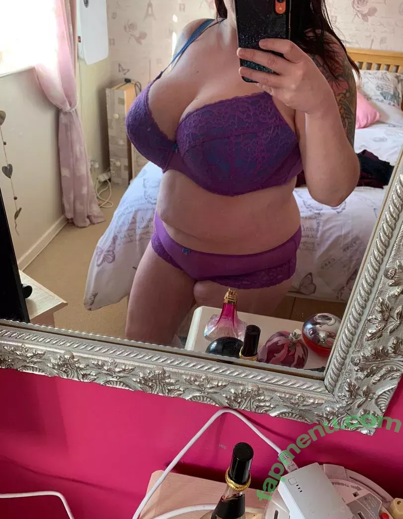 misskcups nude photo #0097 (misskofficial)