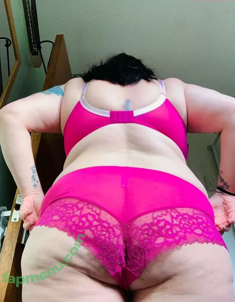 misskcups nude photo #0116 (misskofficial)