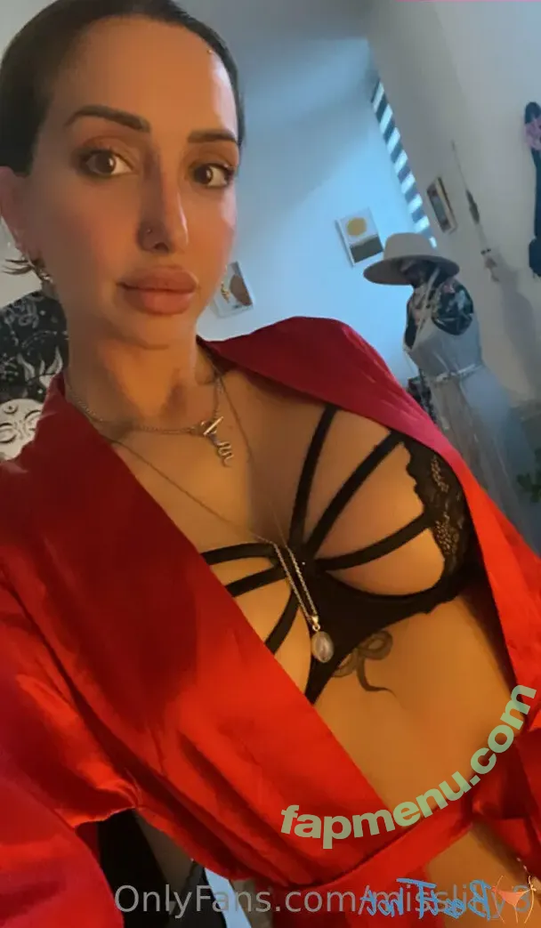 misslilly8 nude photo #0024 (misslilly8)