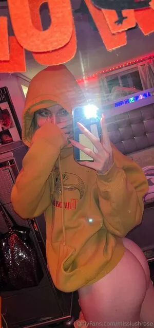 Misslushrose / brittney-bush / lilmissross / misslushrose222 nude photo #0070