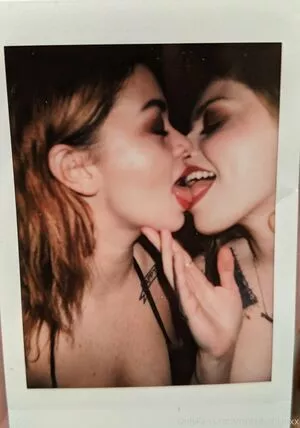 missmarilynxx / margotthr0bbie nude photo #0045