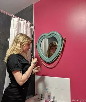 missmarilynxx / margotthr0bbie nude photo #0057