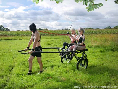 missmarilynxx / margotthr0bbie nude photo #0183