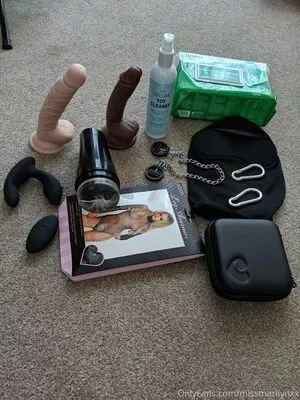 missmarilynxx / margotthr0bbie nude photo #0499