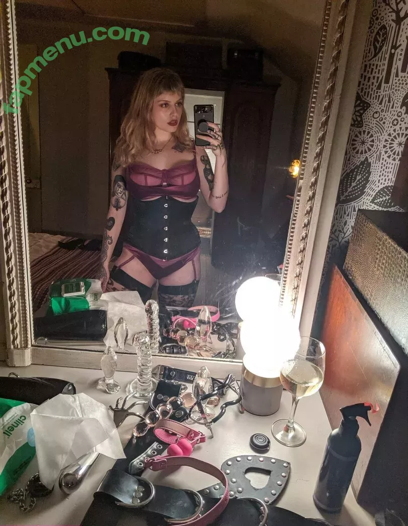 missmarilynxx nude photo #0043 (margotthr0bbie)