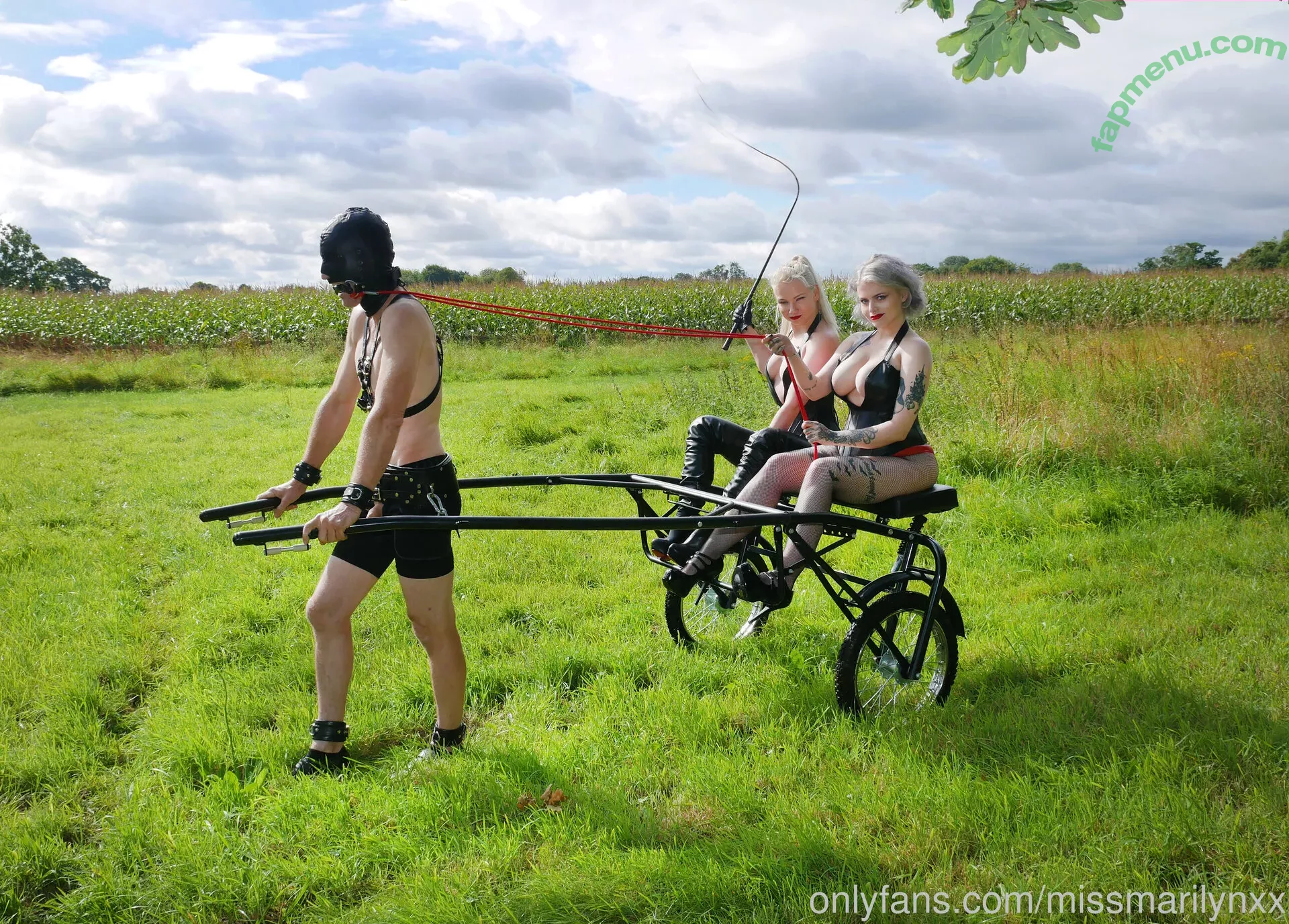 missmarilynxx nude photo #0183 (margotthr0bbie)