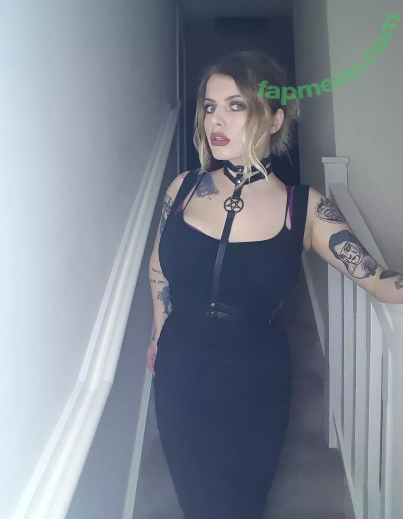 missmarilynxx nude photo #0378 (margotthr0bbie)