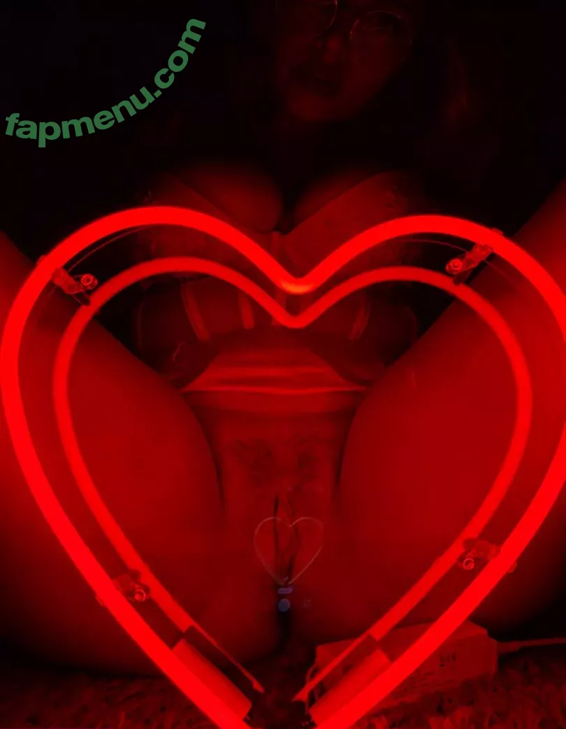 missmarilynxx nude photo #0426 (margotthr0bbie)