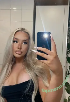 missmila_xoxo / missmilaxoxo nude photo #0001