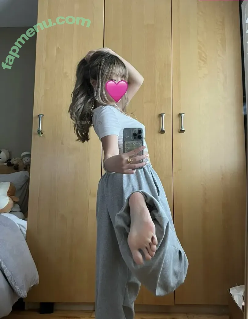 missmiukitty nude photo #0001 (Princess Mia / _misskittyy)