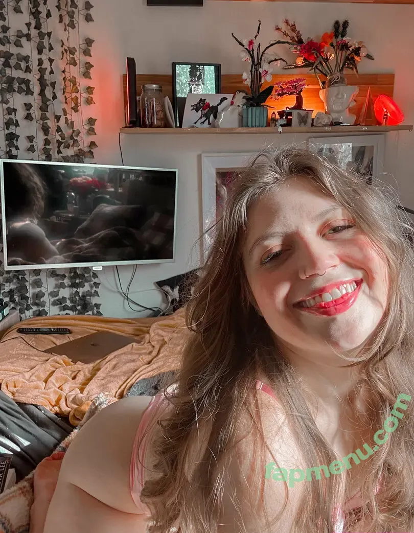 MissMousieMouse nude photo #0044 (Mousie / Yogscast / _mousie_mouse)