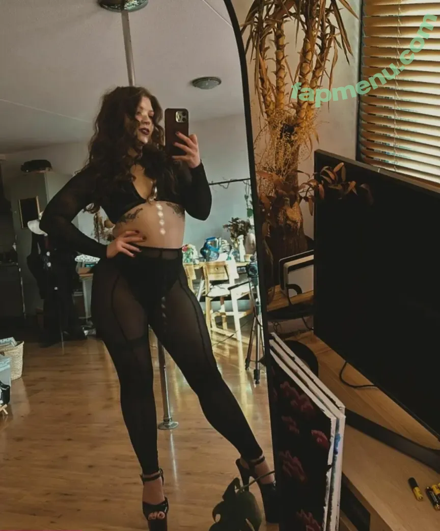 MissMousieMouse nude photo #0085 (Mousie / Yogscast / _mousie_mouse)