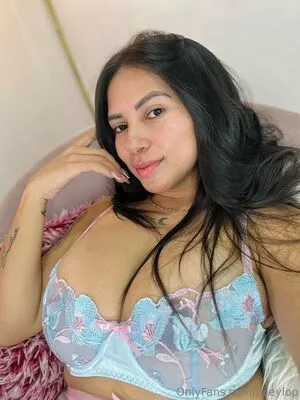 MissNiley / caroli27_ / nileylop nude photo #0995