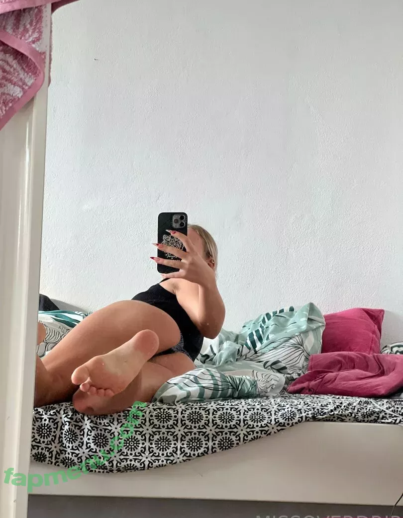 missoverdrip nude photo #0011 (missoverdrip)