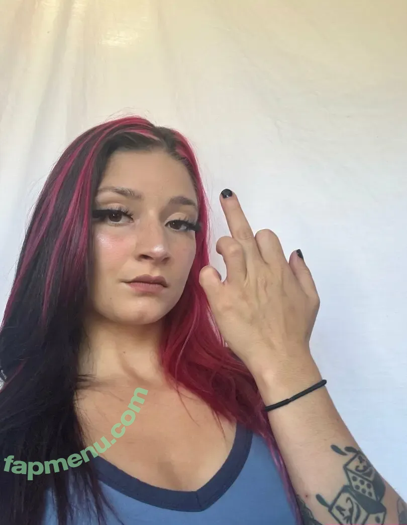 missqueenblue nude photo #0002 (missqueenblue)