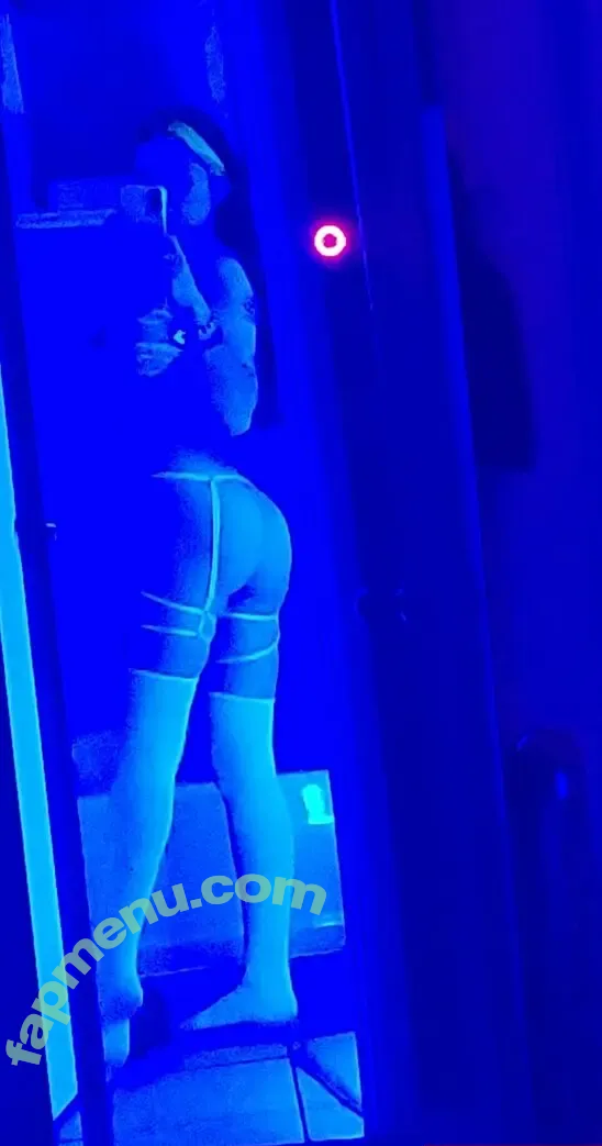 missqueenblue nude photo #0023 (missqueenblue)