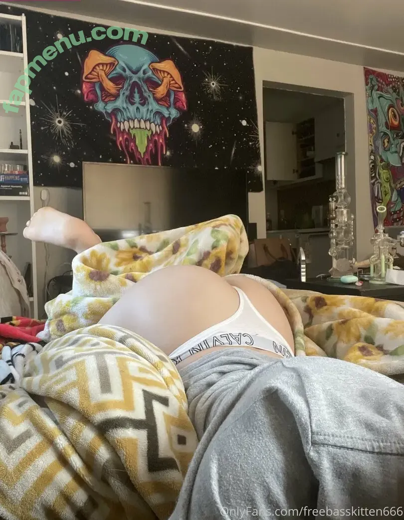 missqueenblue nude photo #0039 (missqueenblue)
