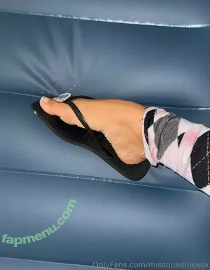 MissQueenieXOX / missqueeniexo / missqueeniexoxo nude photo #0329