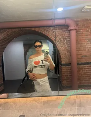 MissQueenieXOX / missqueeniexo / missqueeniexoxo nude photo #0348