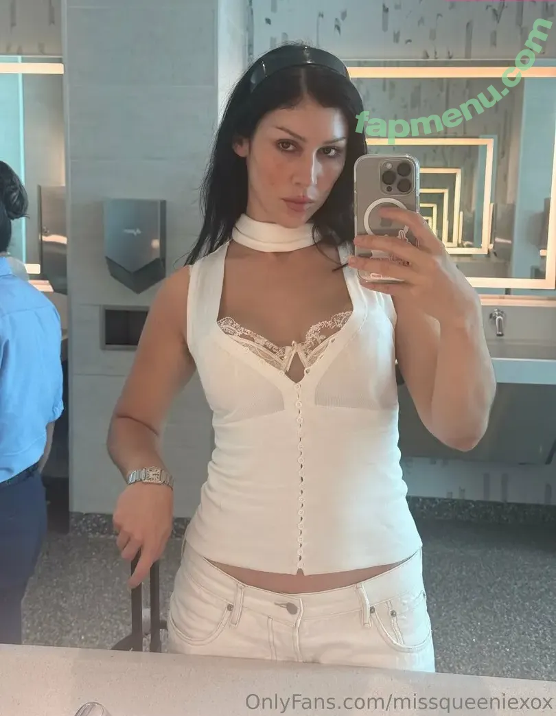 MissQueenieXOX nude photo #0316 (missqueeniexo / missqueeniexoxo)
