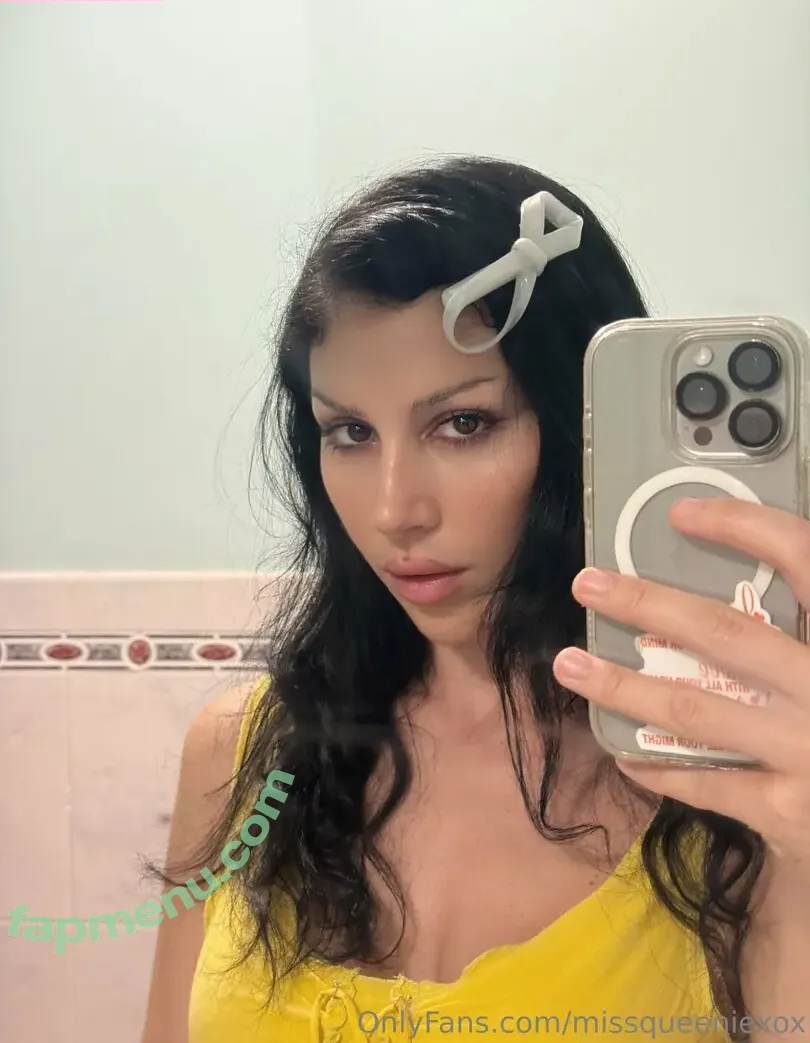 MissQueenieXOX nude photo #0325 (missqueeniexo / missqueeniexoxo)
