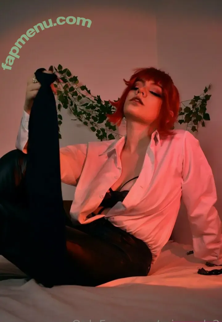 missreds2 nude photo #0003 (missreds2)