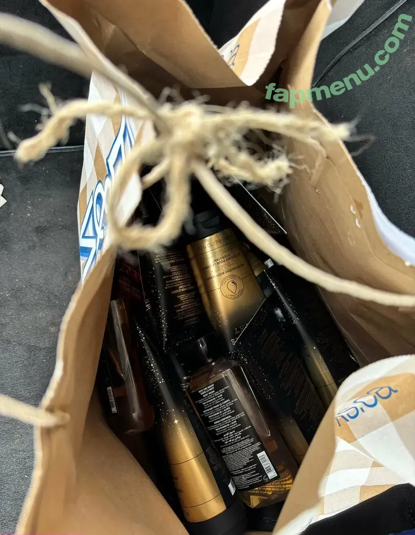 missrinaroxx nude photo #0011 (lifewithrina101)