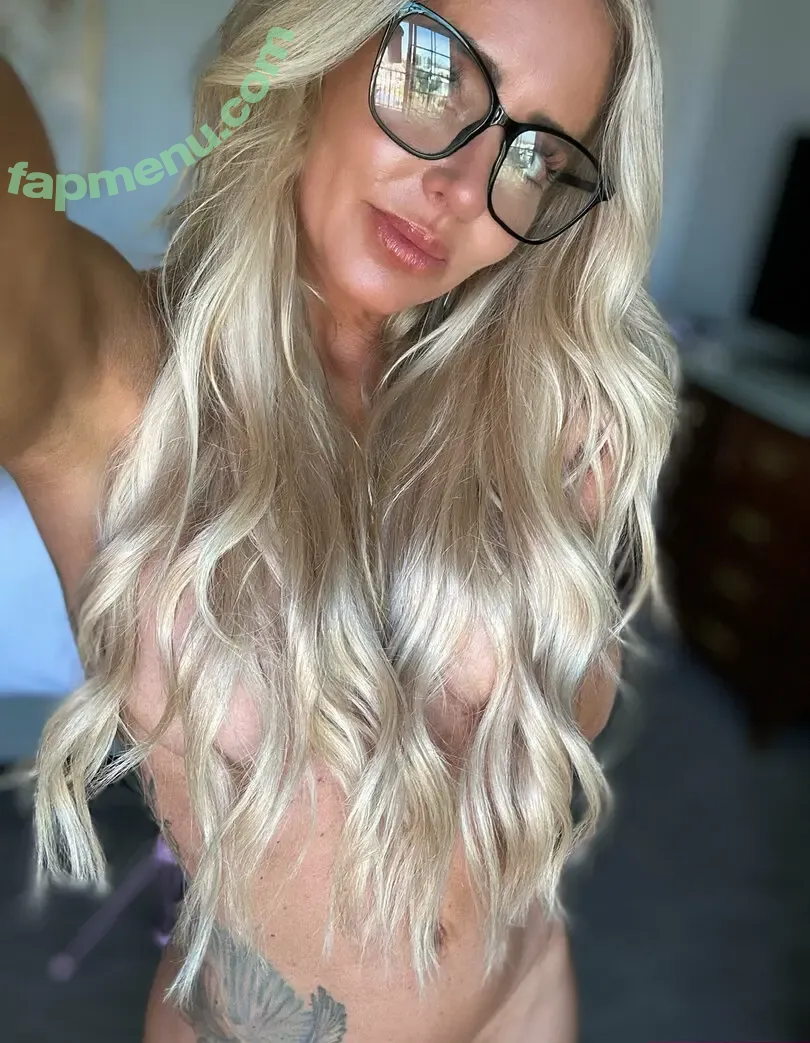 missswaggerfree nude photo #0208 (miss.swagger_xo)