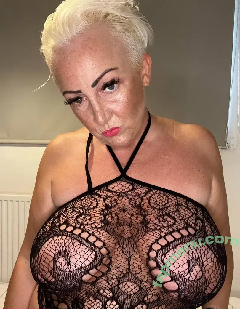 misstaffyuk nude photo #0002 (mstaffyuk)