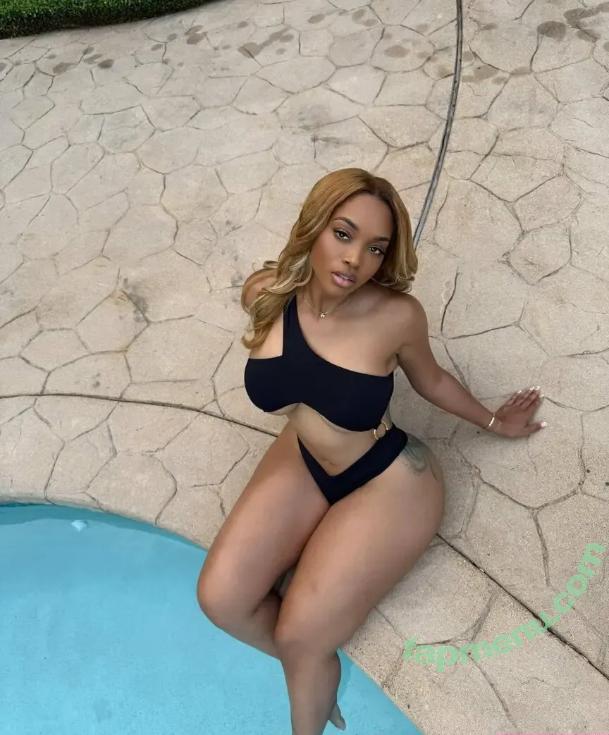 missvenice nude photo #0026 (missvenicebeach)