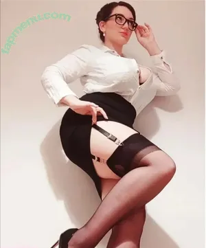 MissVintageDresses / misstakennnxx nude photo #0011