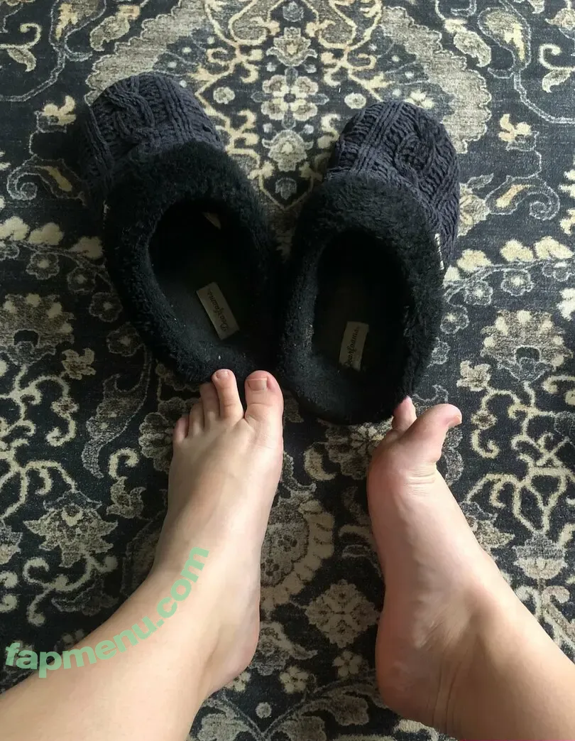 missviolet96 nude photo #0124 (missviolet96)