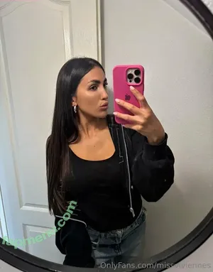 missviviennes / missvivienne nude photo #0034