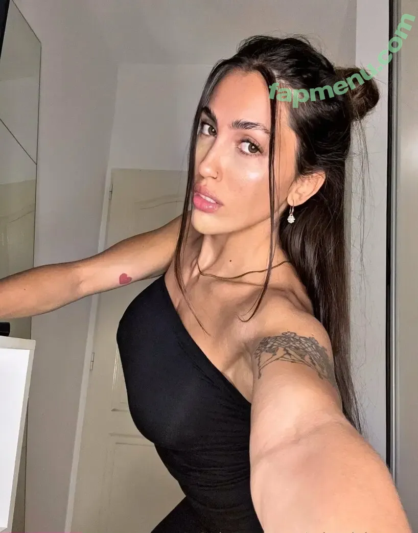 missviviennes nude photo #0010 (missvivienne)