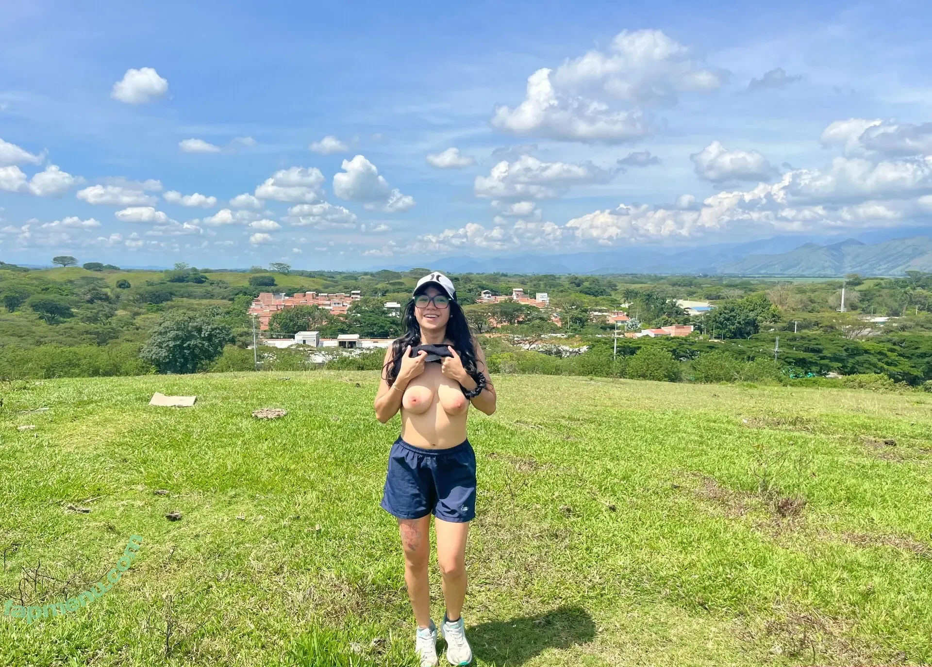 missx_x_mg nude photo #0080 (thetaylorxmichele / xx_x_mg)