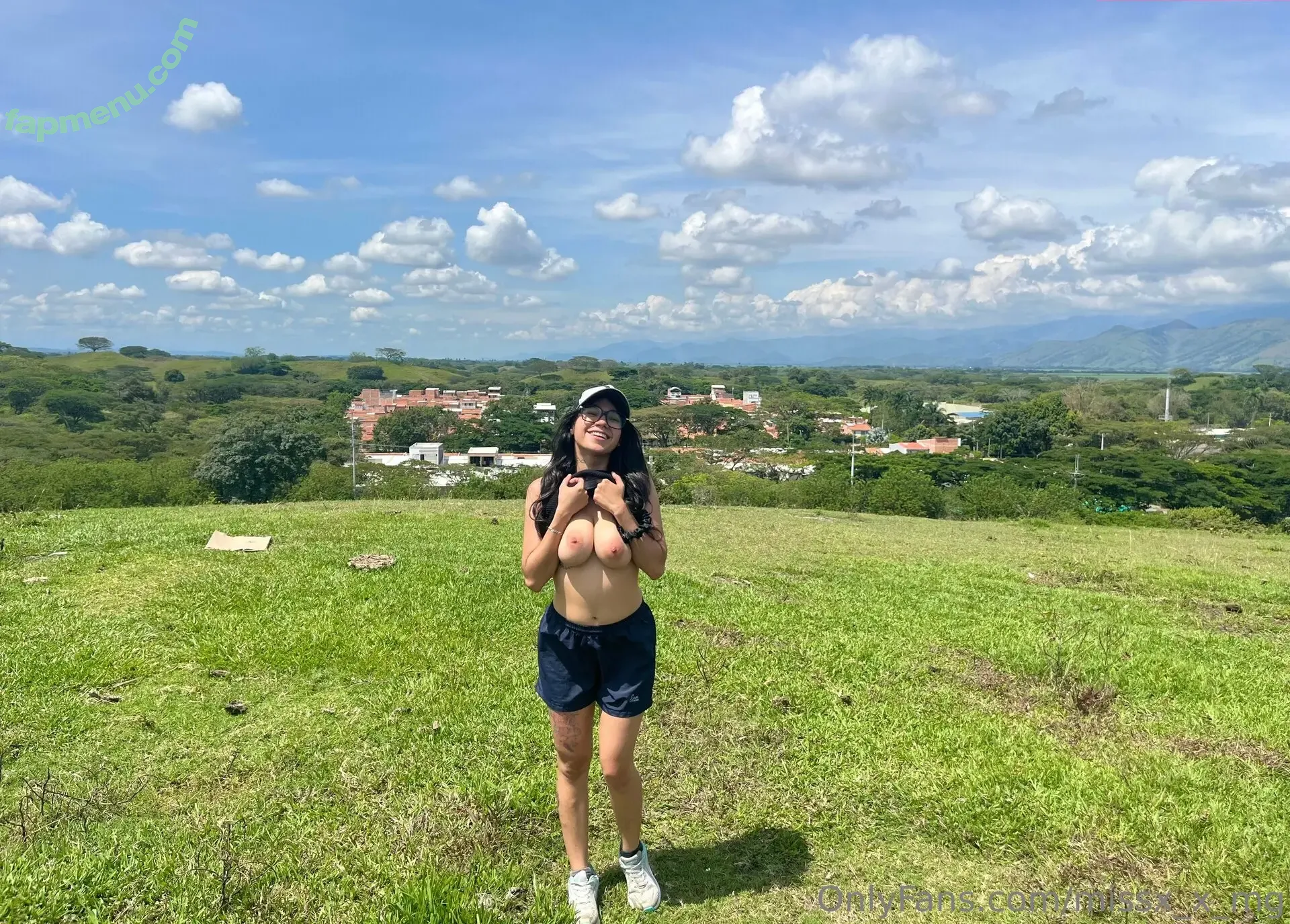 missx_x_mg nude photo #0083 (thetaylorxmichele / xx_x_mg)