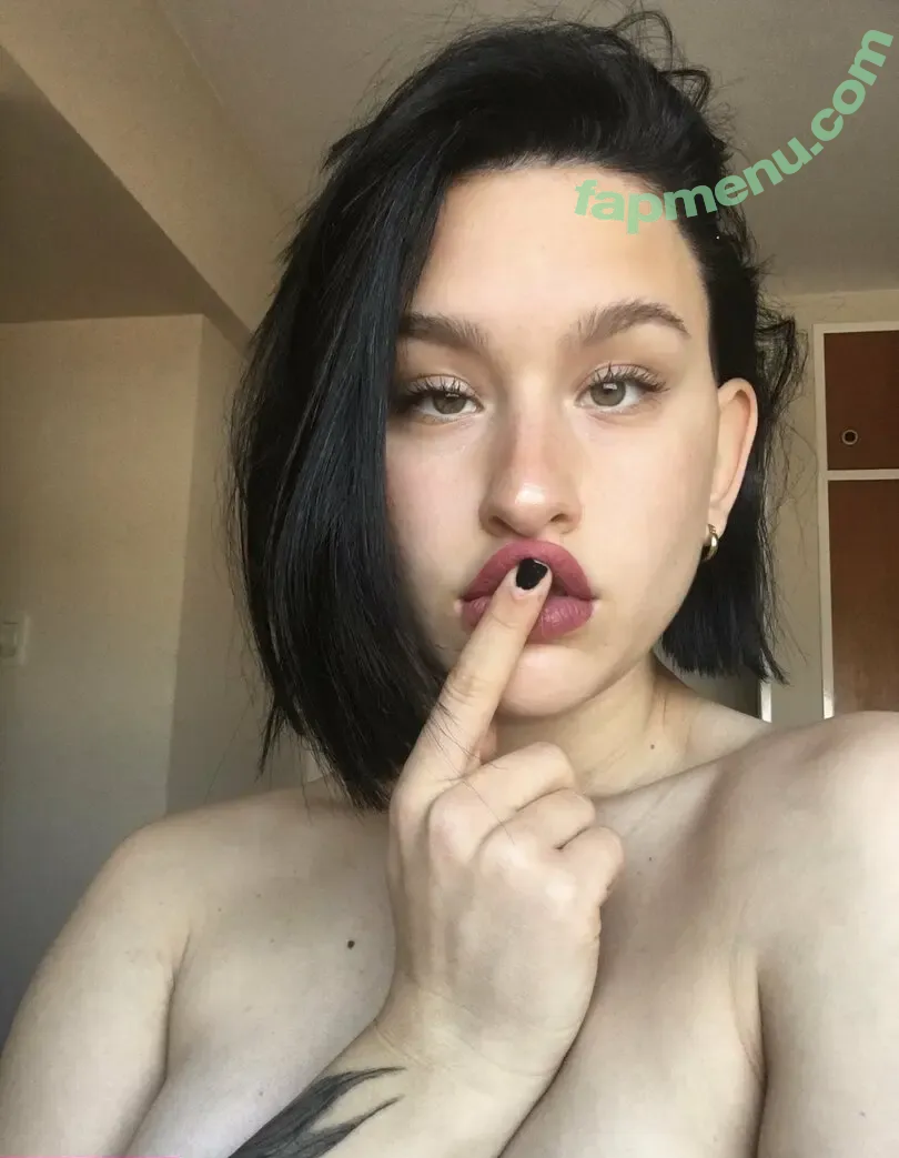 misticblue nude photo #0012 (mystic_chaotic)