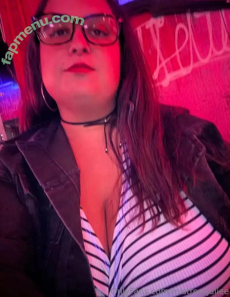 mistressjuliee nude photo #0002 (msjuliejuliee)