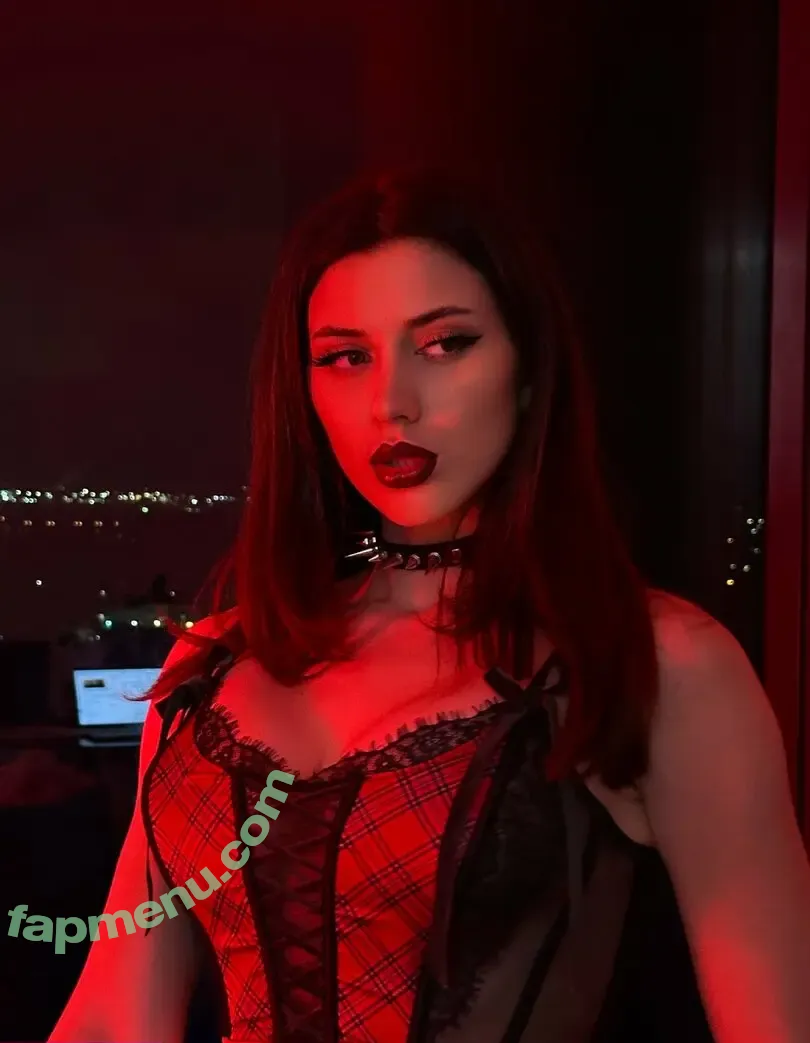 mistresskarina nude photo #0161 (mistresskarina8)