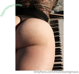  nude photo #0004