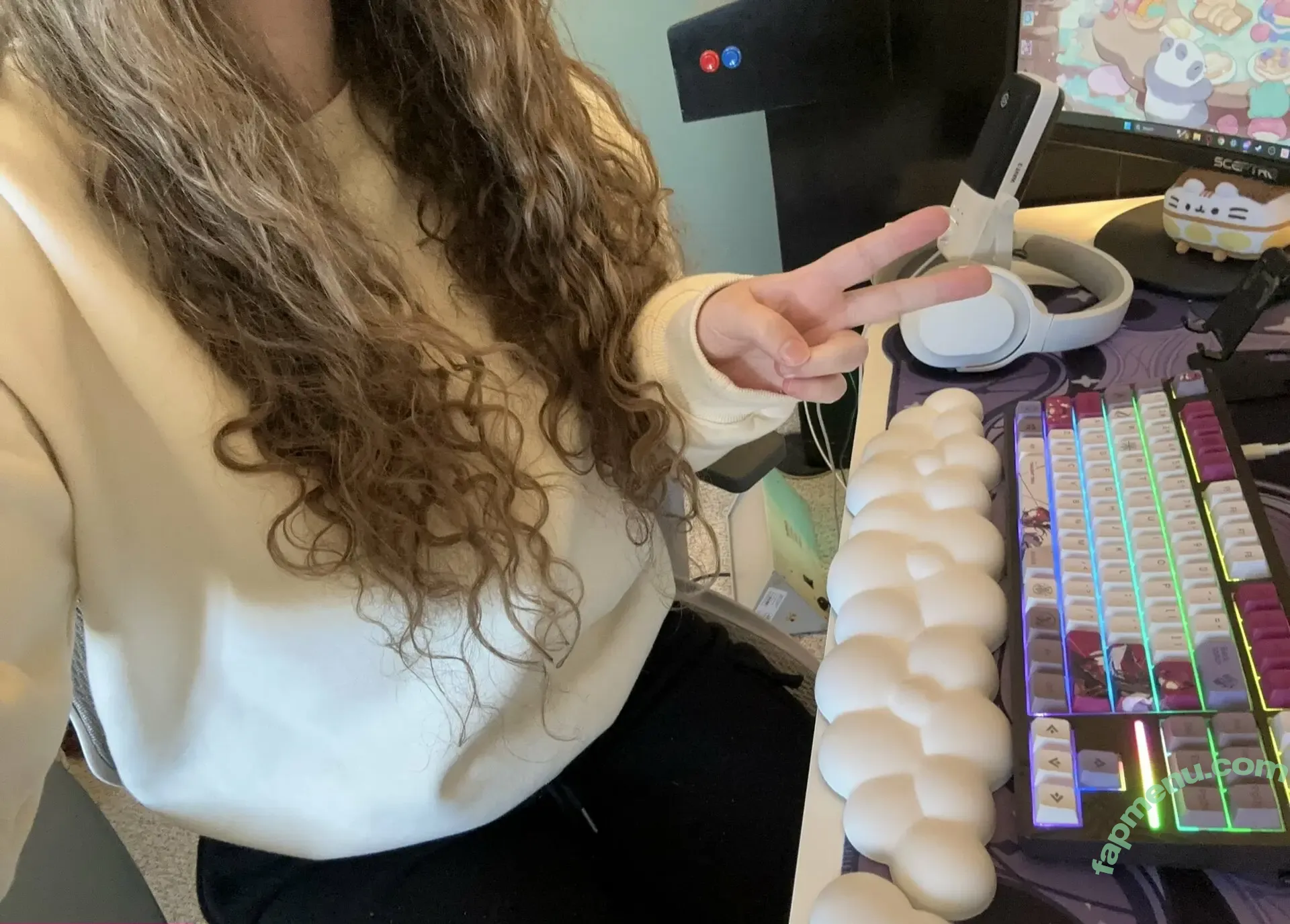 Mitchie Soren nude photo #0051 (sorensroom)