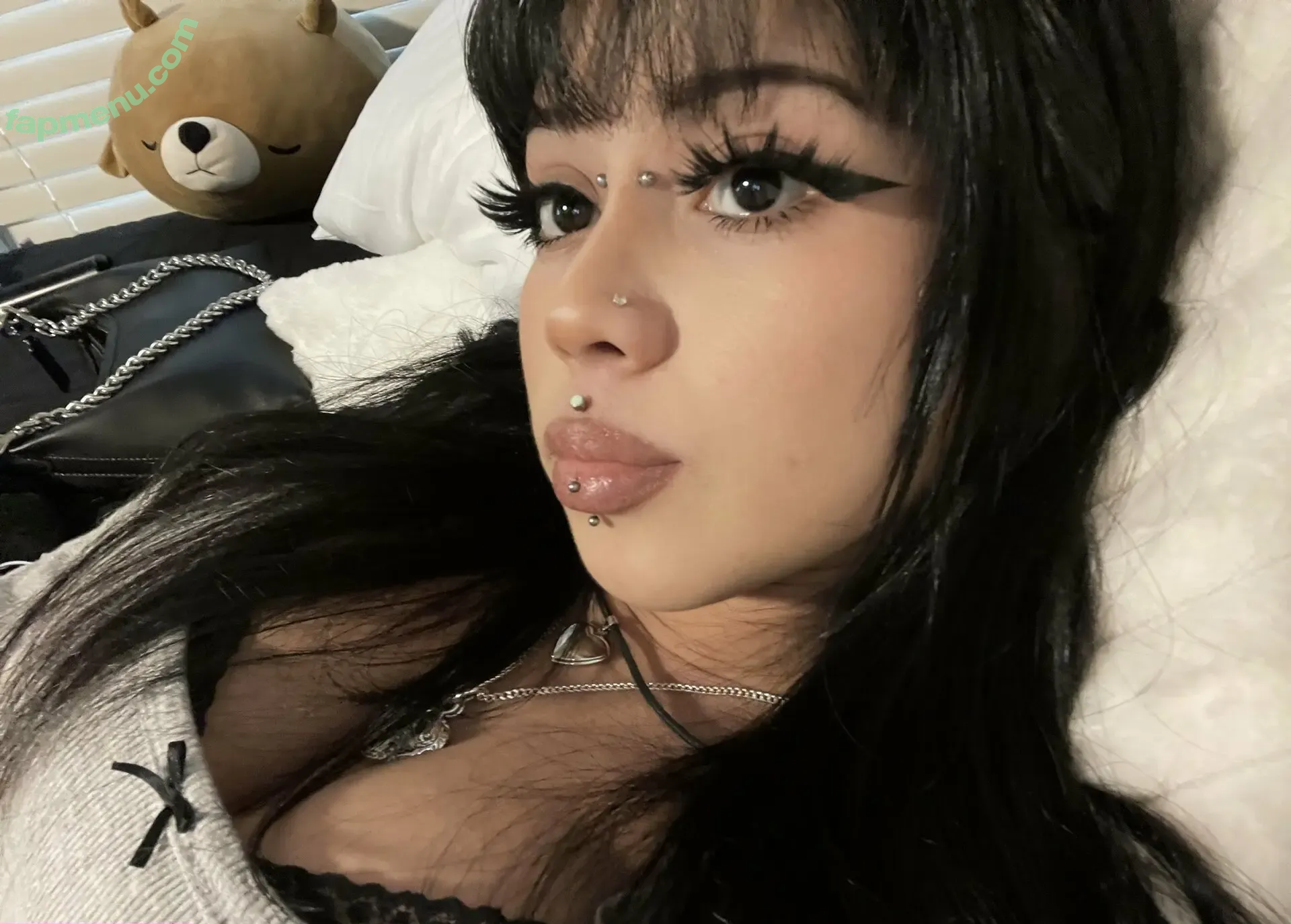 mitskisdaught3r nude photo #0001 (mitskisdaughterr)