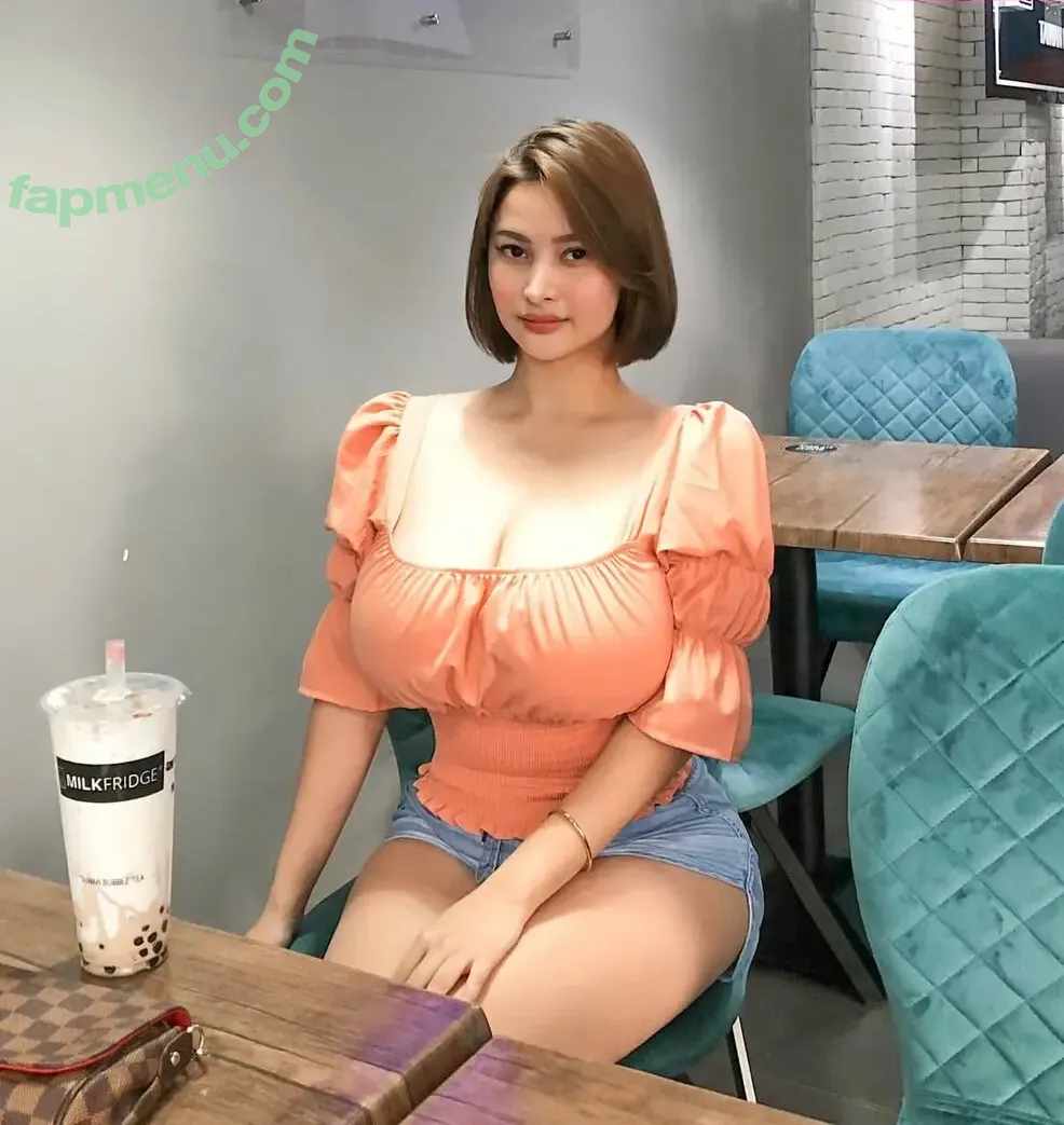 Mitzina Larino nude photo #0003 (Heymitzina / Mitzina Lukyanova / heymichina)