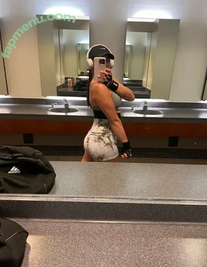 mixedmama96 / mixandmatchmama nude photo #0018