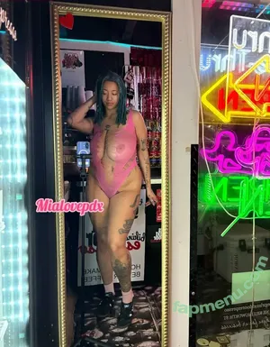 mixxedbaby503 / mixxedbby.420 nude photo #0127